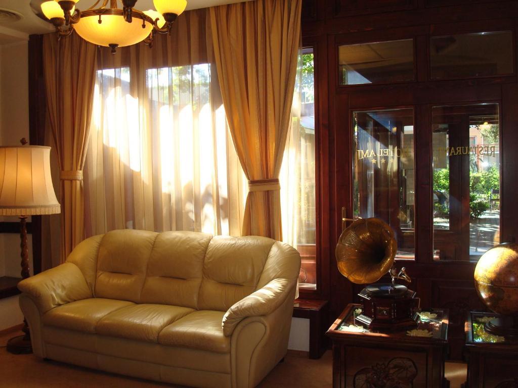 Hotel Ami Băile Felix Buitenkant foto